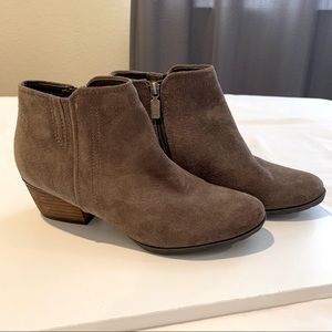 BLONDO Villa Waterproof Nubuck Booties